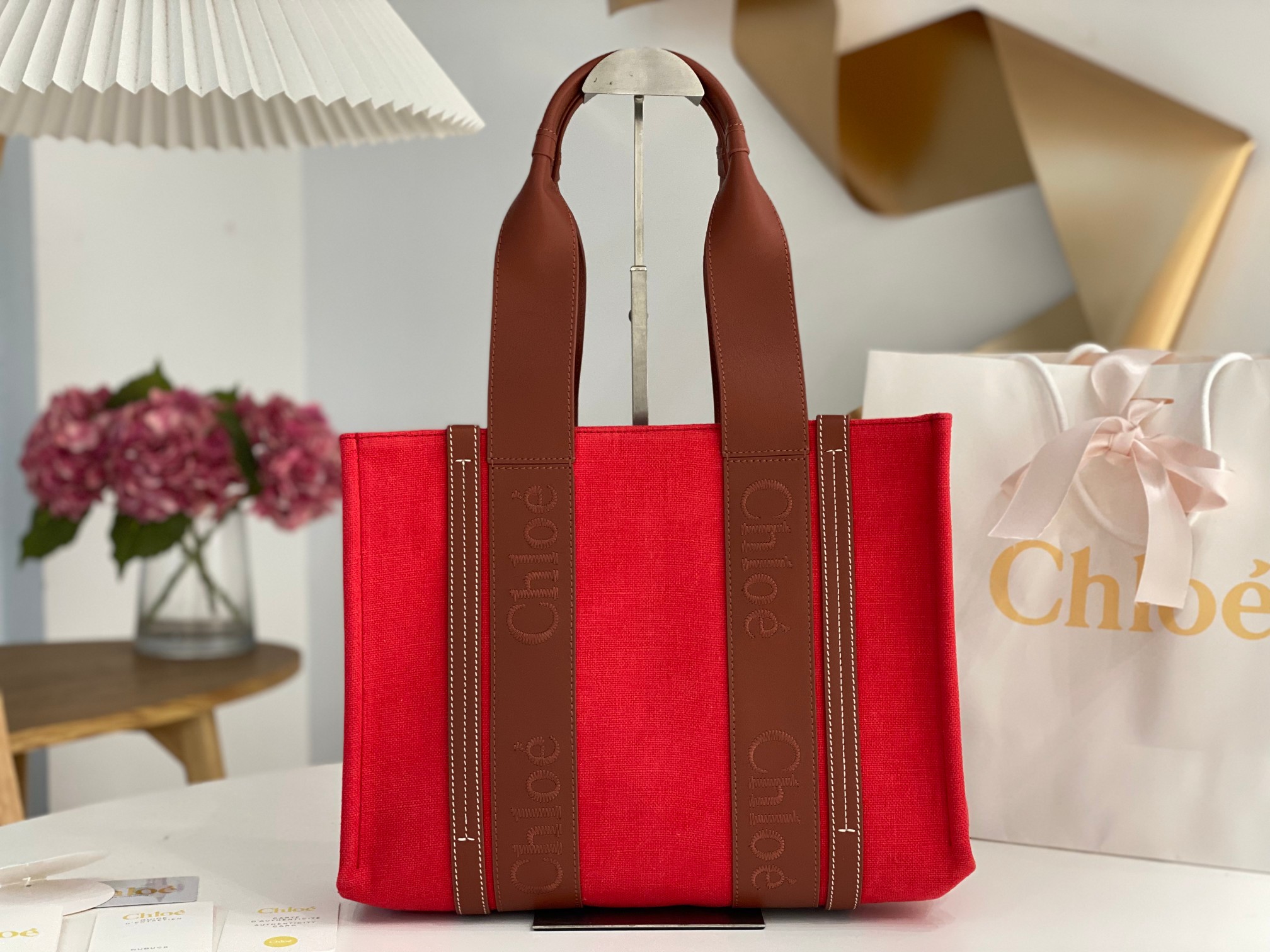 Chloe Medium Woody Tote Bag In Linen